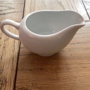 Gravy boat